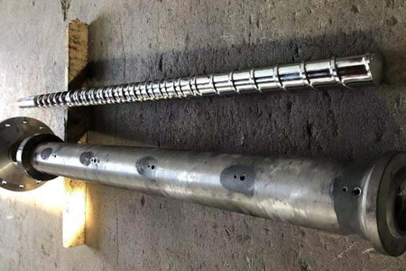 注塑機(jī)機(jī)筒螺桿使用時(shí)需要注意哪些事項(xiàng)？